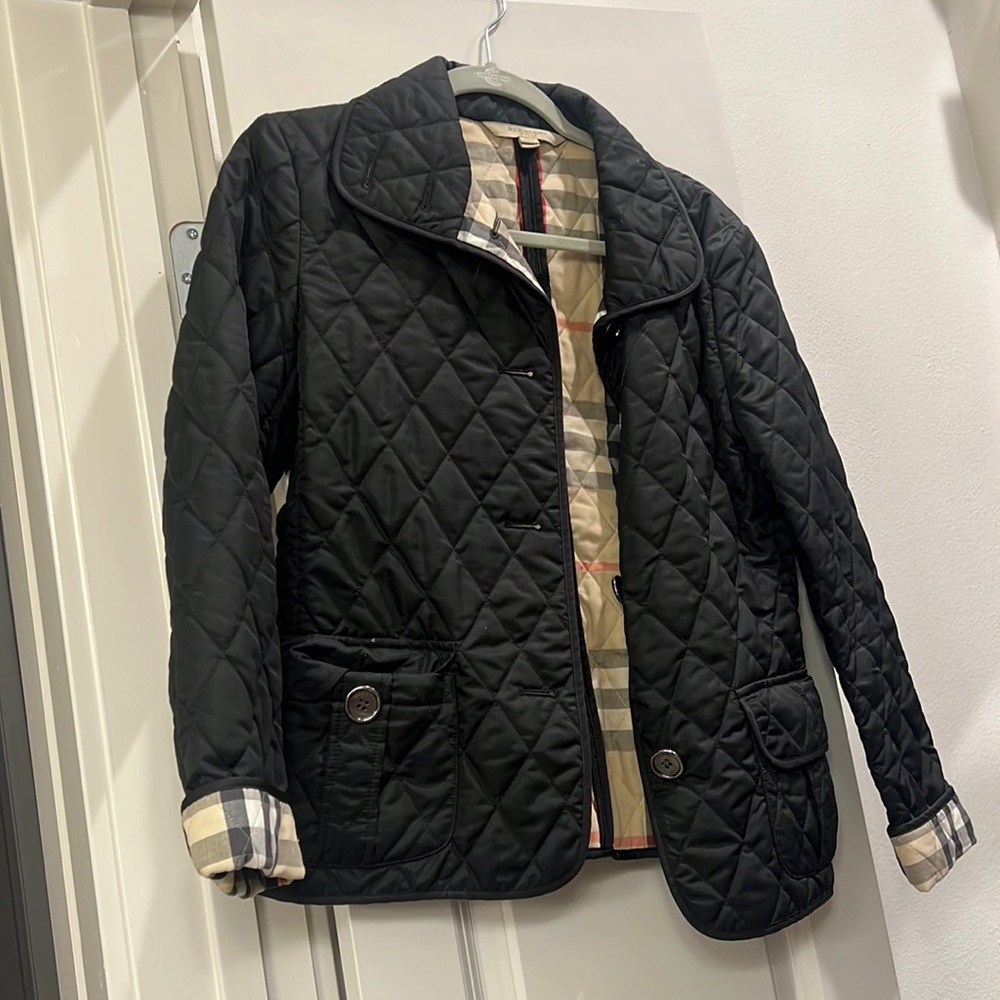 Burberry jacket used like new, small